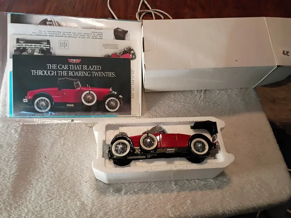 Franklin Mint Precision Model 1928 Stutz Black Hawk Boatail Speedster Red/Papers